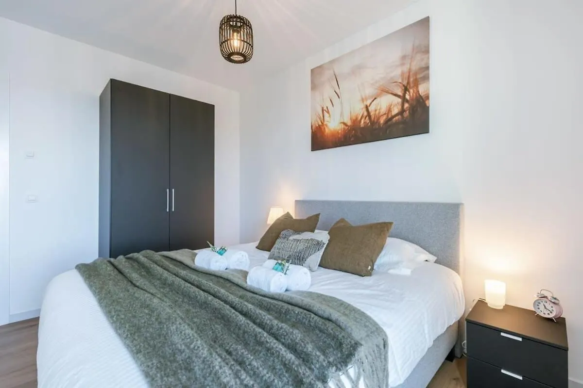 Huswell - Bright Apartment With Seaview Bredene